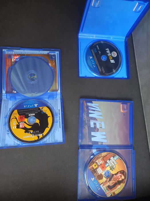 Комплект дисков для PlayStation 4