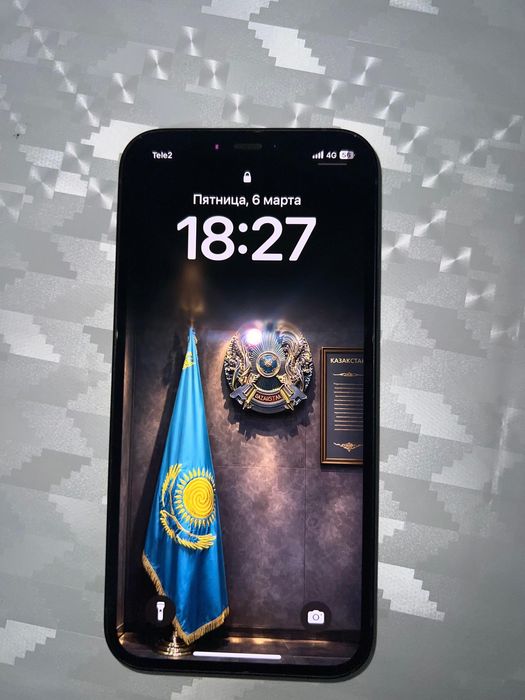 Айфон 12 сатылады