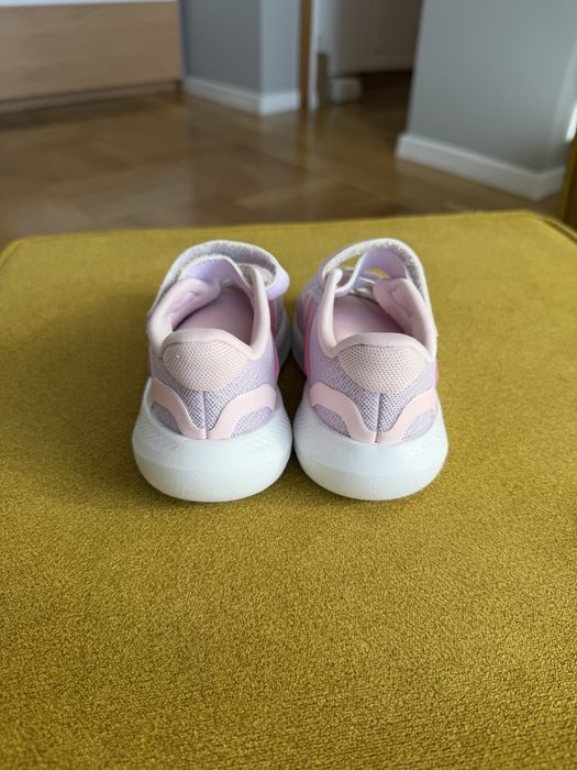 Маратонки за момиче Адидас