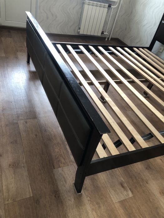 Двухспальная кровать