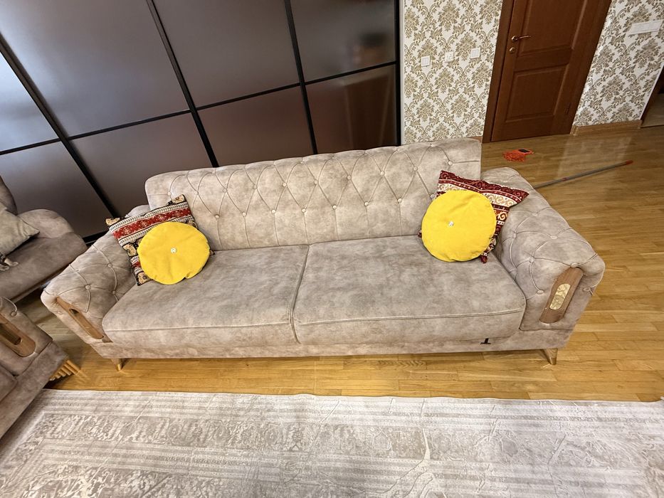 Продам срочно диван! В отличном состоянии