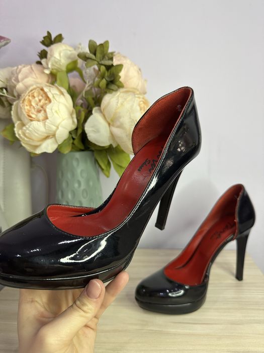 Обувки от естествен лак