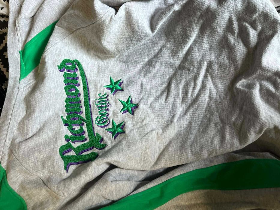 John richmond suichar L razmer