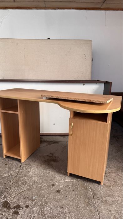 Отдам даром письменный стол