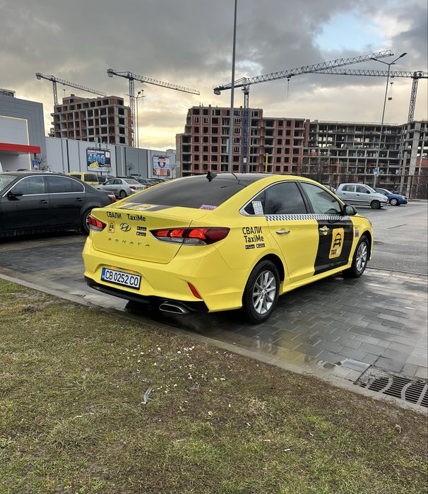 Hyundai sonata.       .