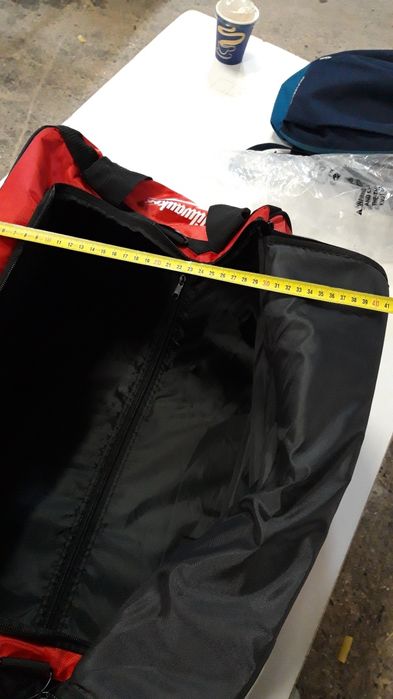 Troler pe roti geanta ORIGINALA pentru scule Milwaukee model FUEL