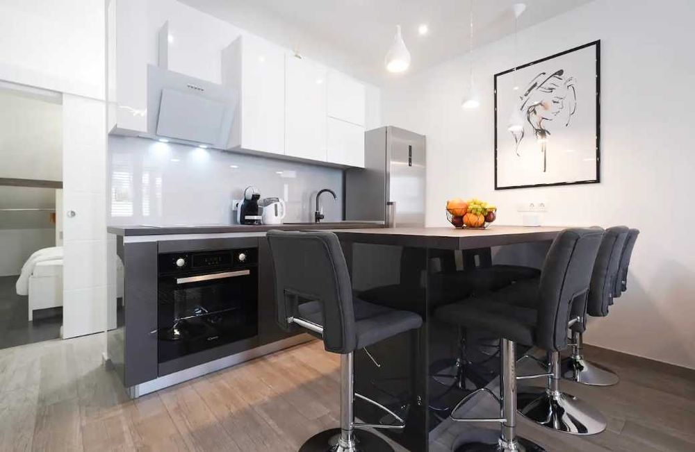 Дава се под наем Двустаен апартамент в Пловдив, Южен - 59 кв.м за 280.5 € - Снимка #1