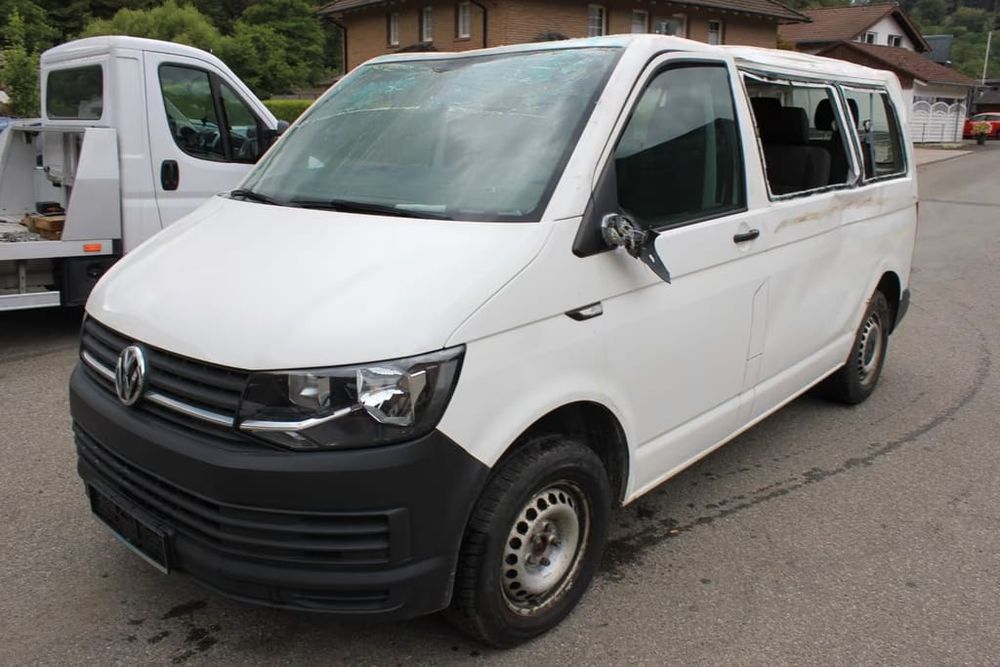 Vând Volskwagen T6 avariat an 2018 2000 TDI 5 viteze import Germania