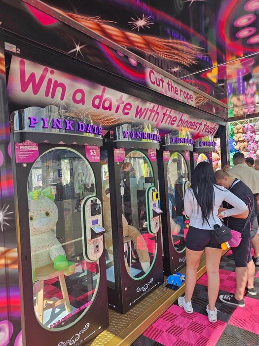 Jocuri distractive ( Box , biliard , arcade , VR )