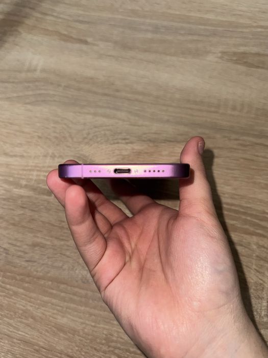 iPhone 16  с гарантией
