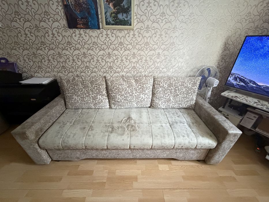 Продам диван срочно