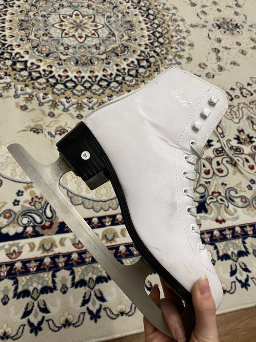 Продам коньки, 39 размер