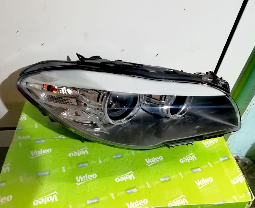 Фар фарове за BMW F10 F11 / БМВ 5 Ф10 Ф11 - H7 H7 + LED.