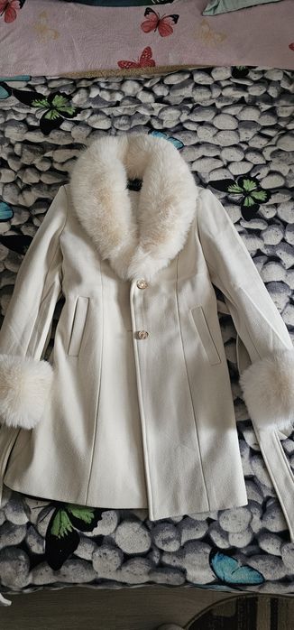 Palton crem nou fara eticheta