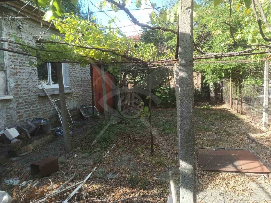 Едноетажна Къща - Камено