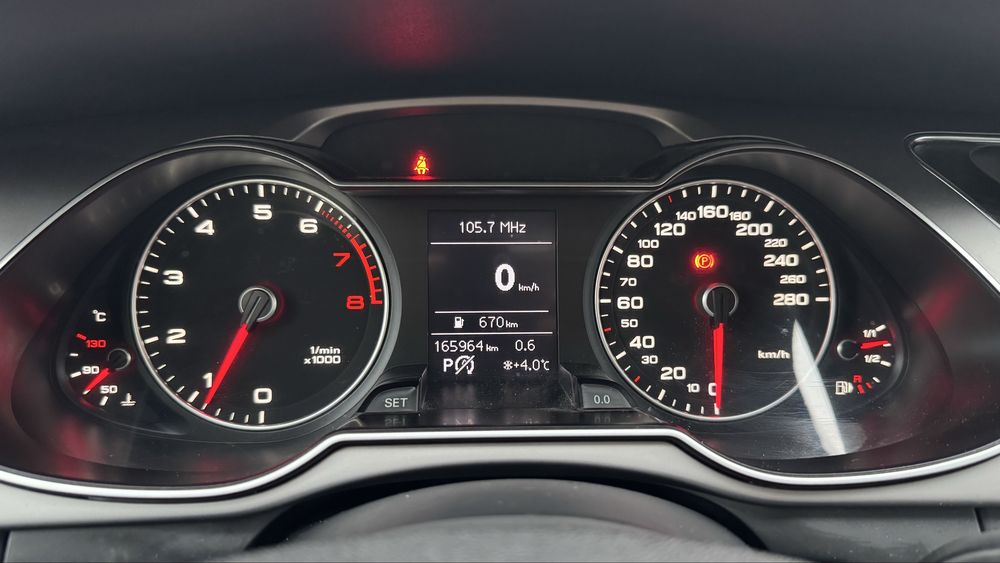 AUDI A4 facelift B8.5 fab06.2013 1.8tfsi AUTOMAT/ NAVI/ TRAPA LED