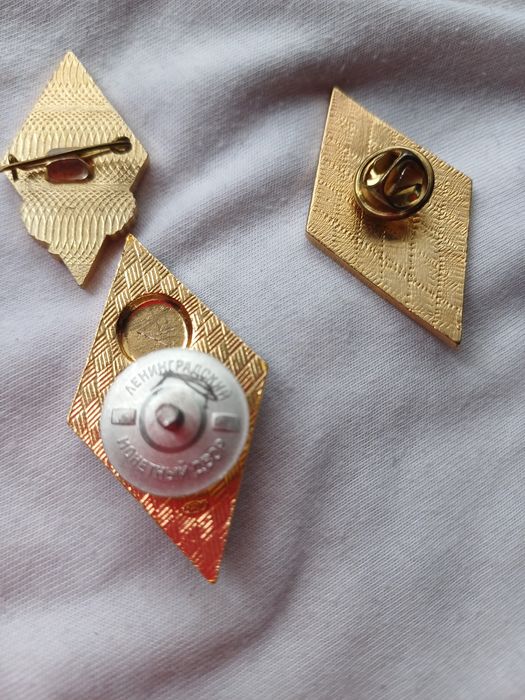 Значки СССР вузы страны