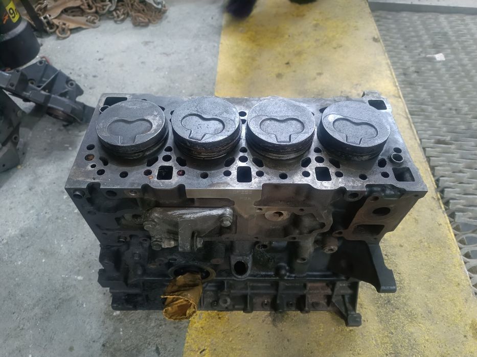 Продаем запчасти