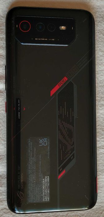 Vand Asus Phone Rog 6 impecabil