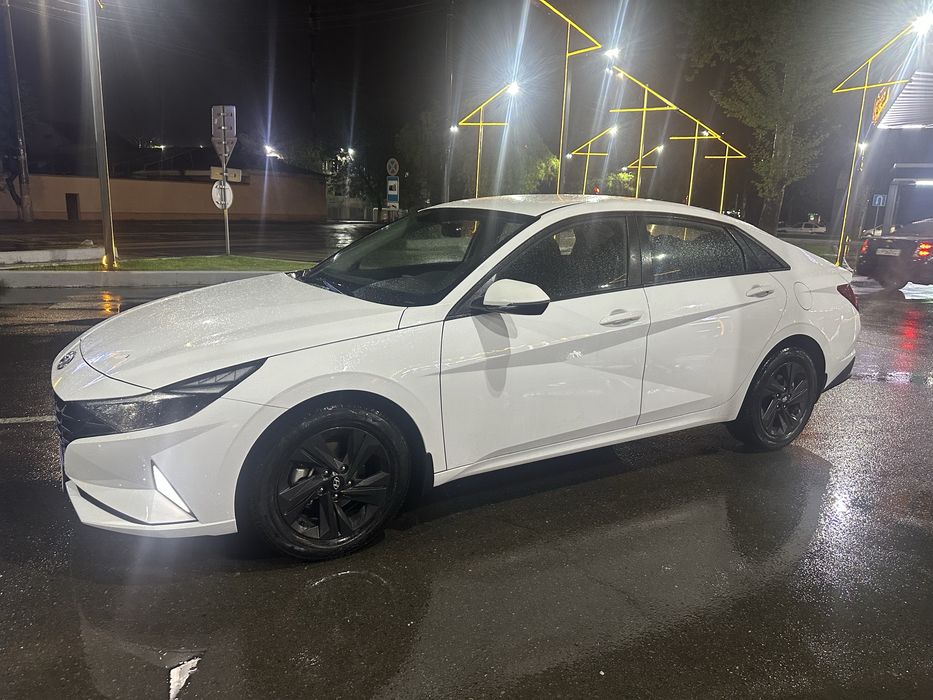 Hyundai Elantra 2021 yil kraskasi toza