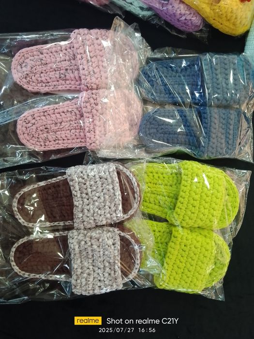 Тапочки, сумки, косметички, кашпо