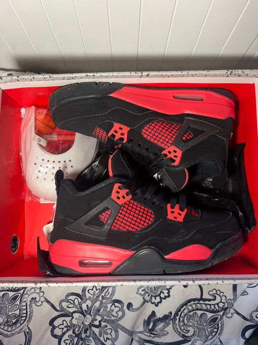 Air Jordan 4 red thunder