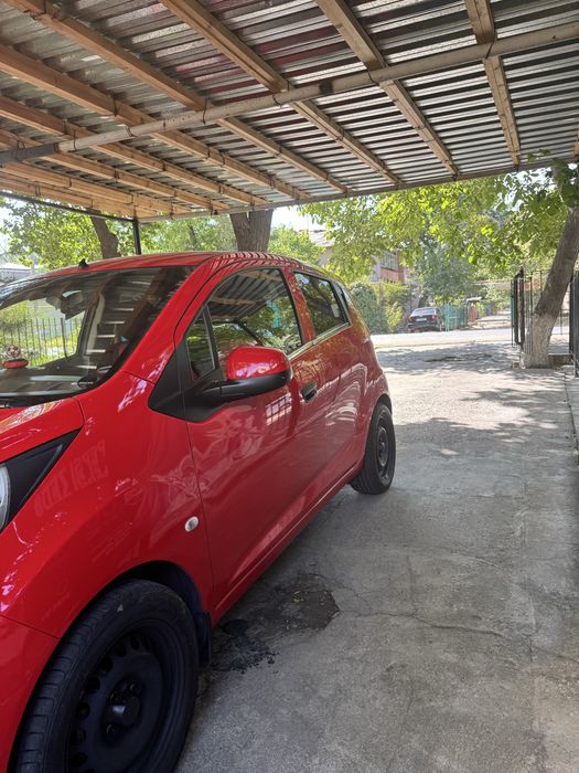 Спарк 2012  автомат пробег 165000