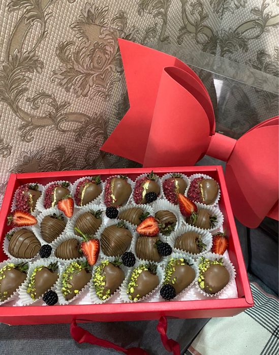 Клубника в шоколаде Банан в шоколаде