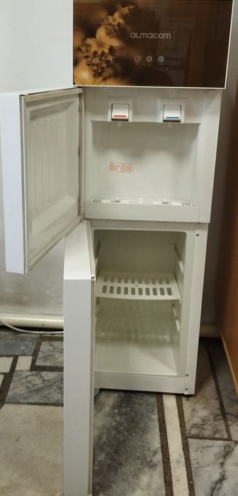 Диспенсер для воды.