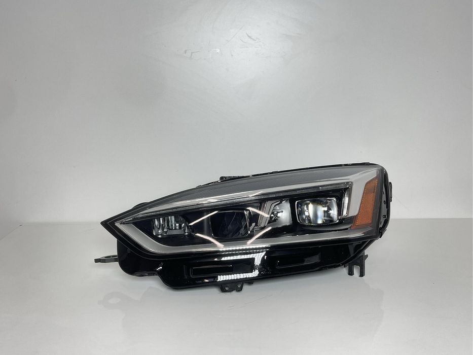 Audi A5 кяв фар USA