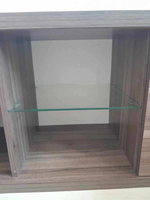 Продавам TV шкаф