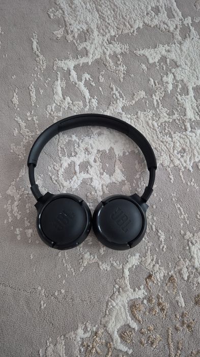 Наушники JBL хороший