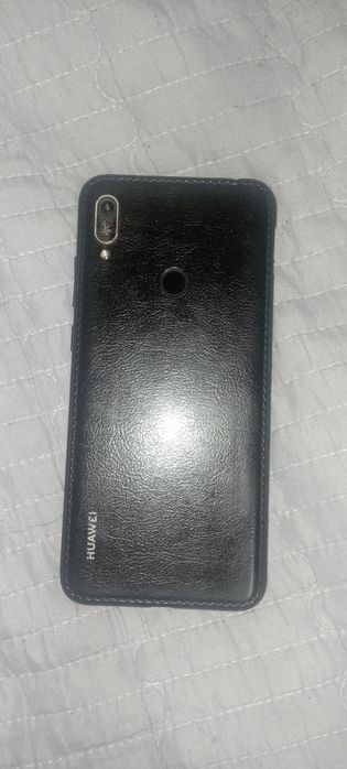 Телефон Huawei Y6 2019
