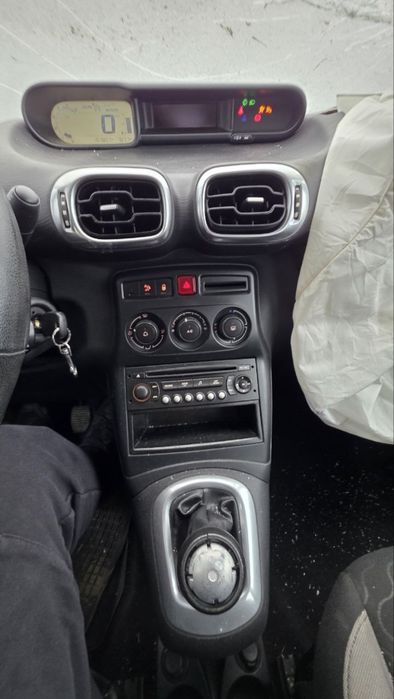 На части Citroen c3 picasso 1.6 hdi 2010 9HR DV6c пали работи 157000