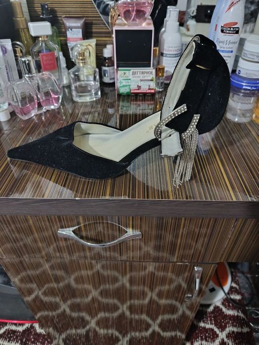 Вечерние туфли в отличном состоянии