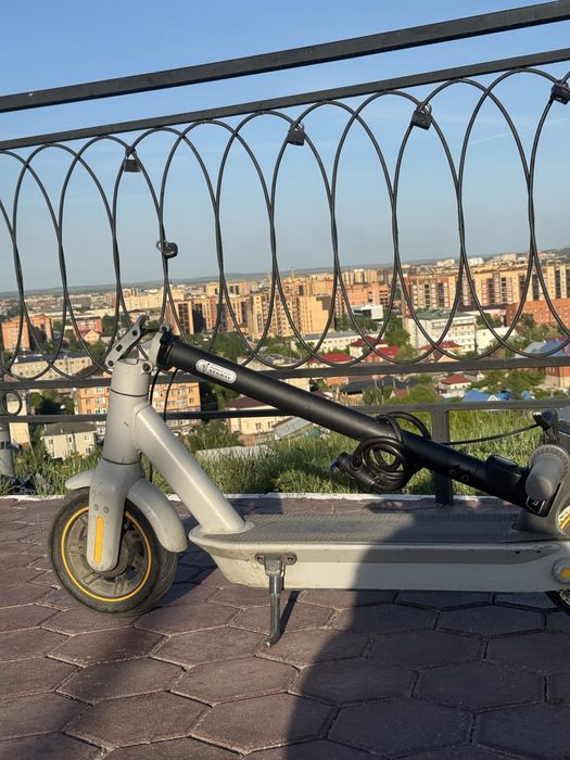 Элеутро самокат ninebot