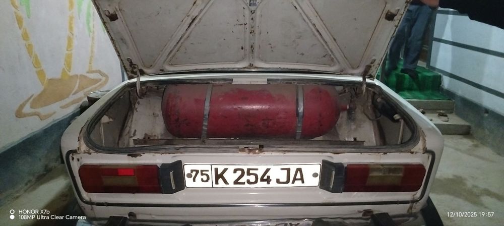Vaz 2106 metan 80l
