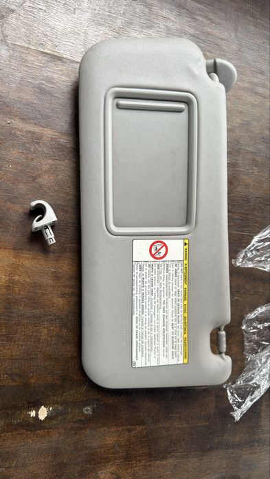 Сенник за  шофьора за ТОЙОТА РАФ4 2004г.