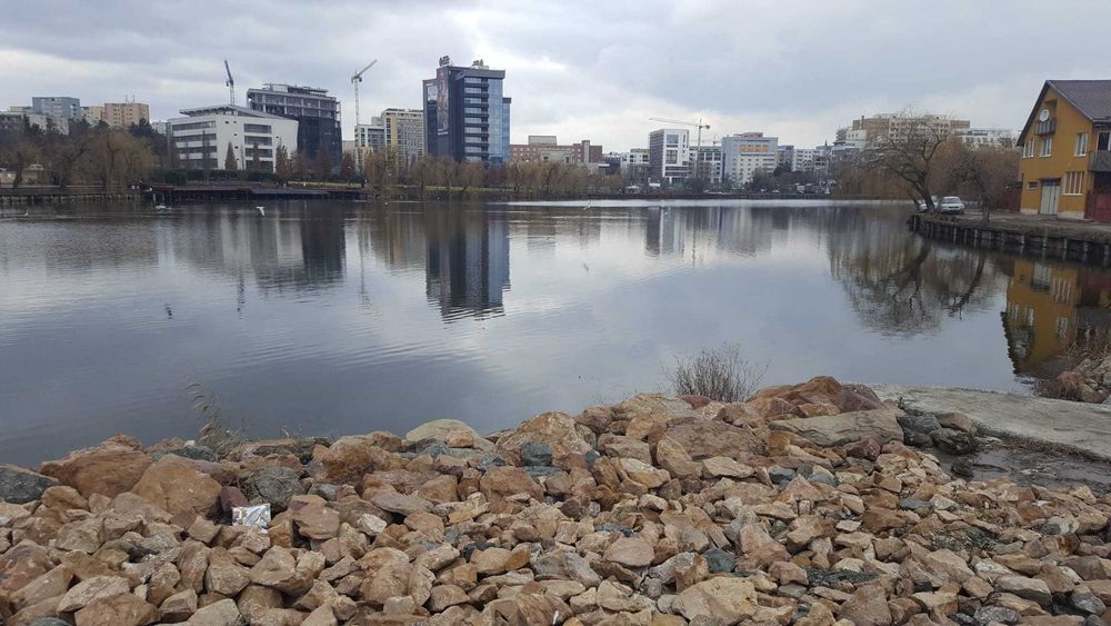 Inchiriez garsonieră modernă la casă, curte comună, parcare – Zona Iulius Mall