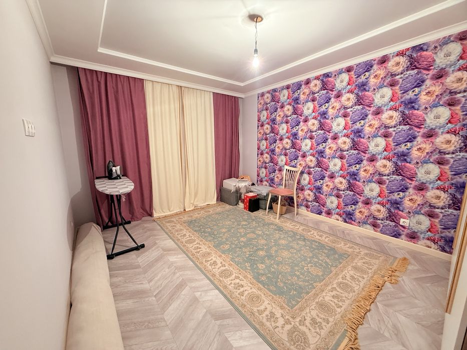 Иранский ковер чистый