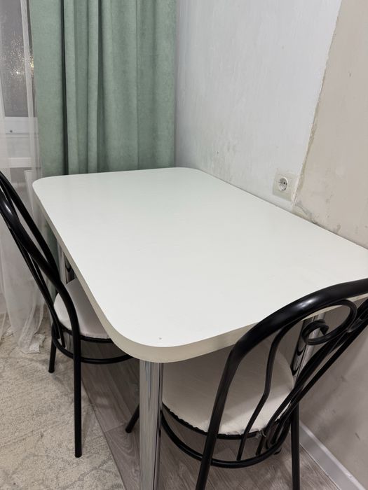 ПРОДАМ Кухонный обеденный стол