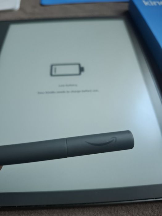 Електронен четец/тефтер Kindle Scribe