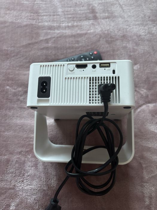 Проектор настенный