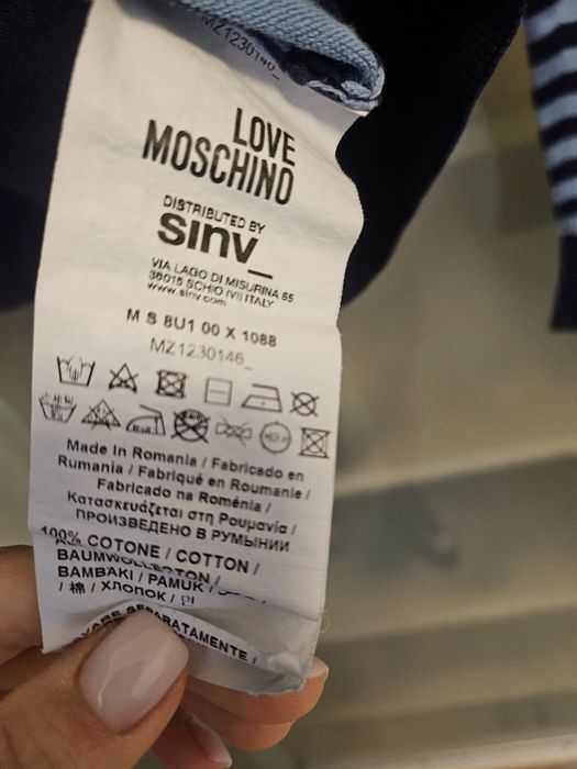 Moschino pulovar