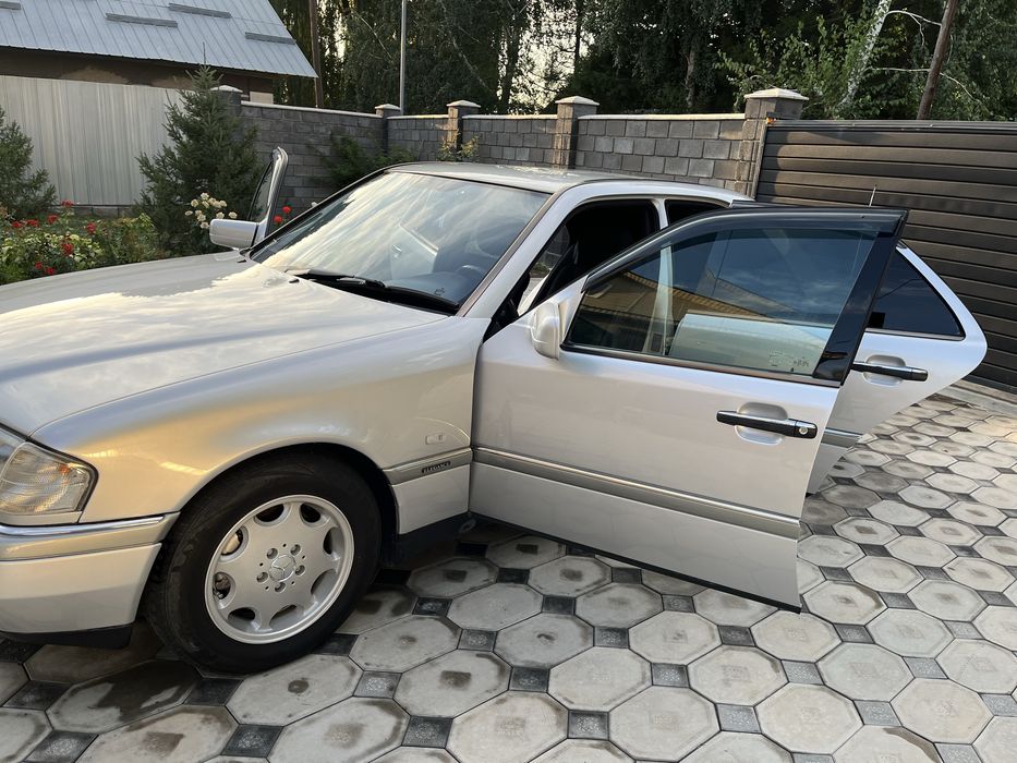 Mersedes C-class 230