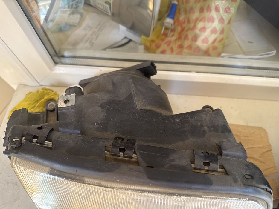 Фары на Ауди 100