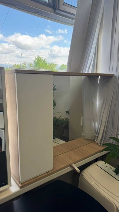 Зеркало с полками для ванной