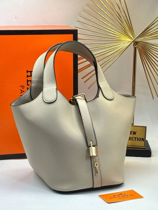 Geanta Hermes noua !!! Dimensiuni 34/21 !!!