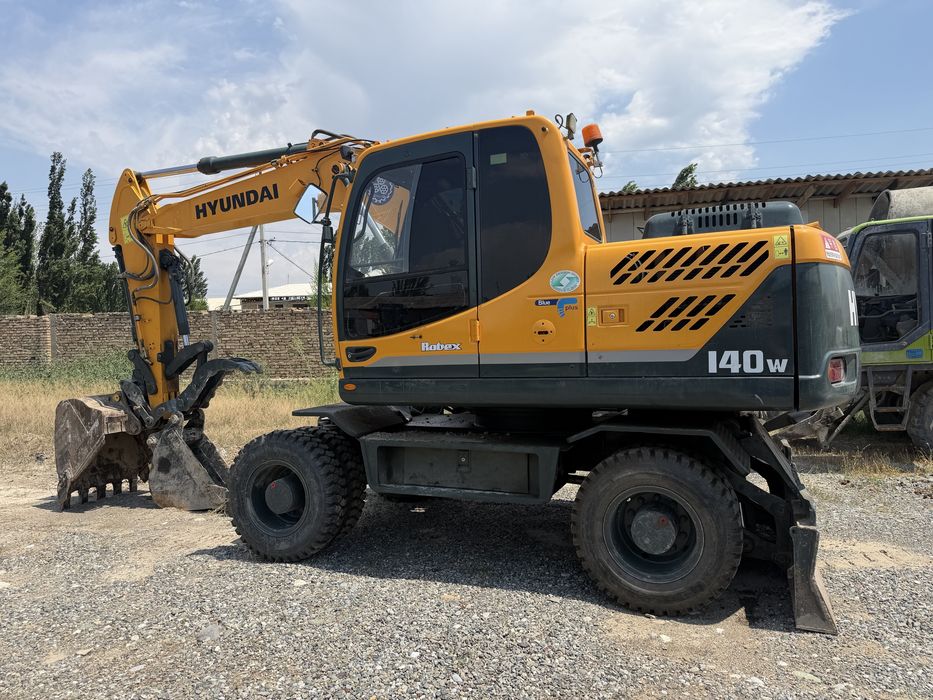 Ekskavator Hyundai 140