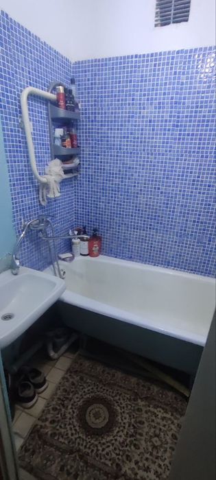 Продаю квартиру на Юнусабаде-17 квартал 1/1/5 балкон 2/3
